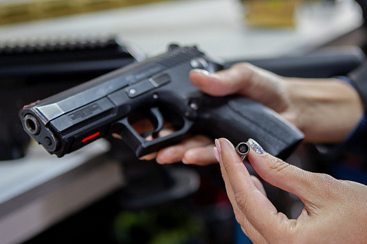 В Каневском районе по требованиям прокуратуры суд прекратил право собственности гражданина на оружие